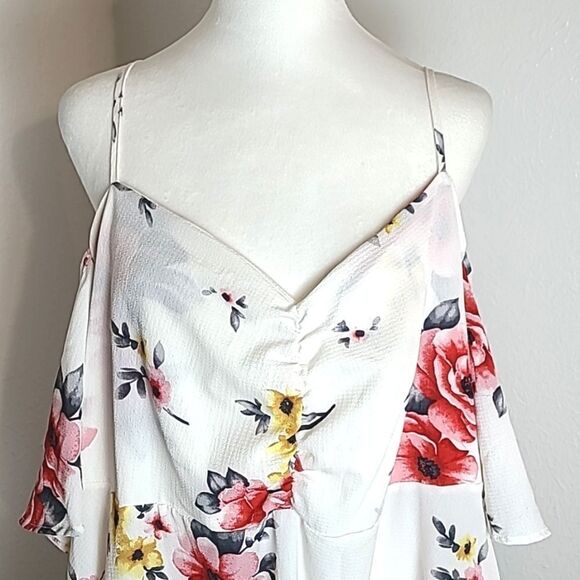 Rosegal Cold-Shoulder Top, White with Red & Yellow Flowers, Size 3X or 20, NWT - Picture 4 of 11